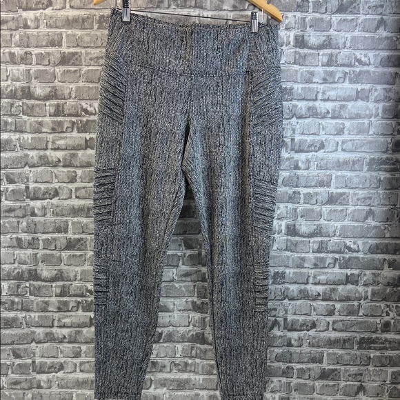Athleta Pants - Athleta Black‎ Textured Leggings